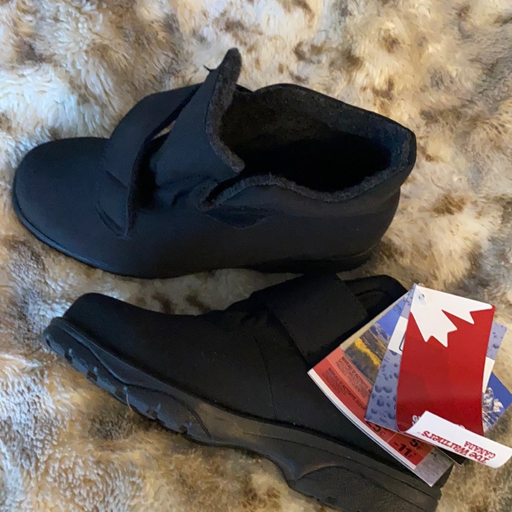 Wind and Water resistant 4” boot. Insulated lining